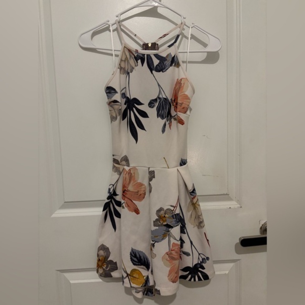 Windsor Floral halter top romper Women’s small